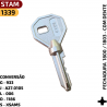 REFER�NCIAS:
:: G - 933
:: J - 105
:: L - 006
:: D - 1186
:: S - XSAM5
:: C�digo Stam - 41023

CARACTER�STICA:
:: Chave Tetra Niquelada

APLICA��O:
:: Fechaduras Stam 1800 - 1803